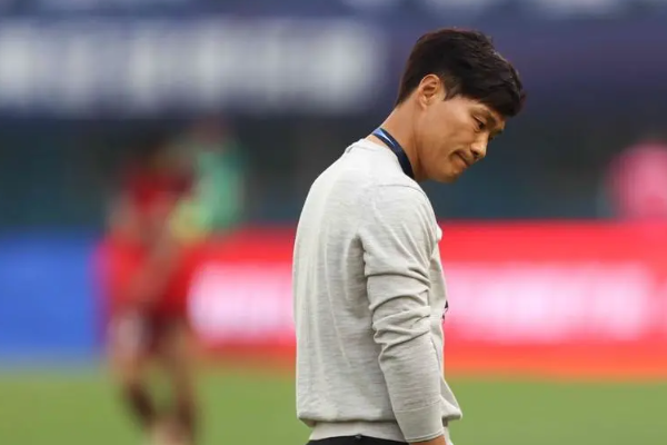 河南隊主帥南基一面對與青島海牛的關(guān)鍵戰(zhàn)役